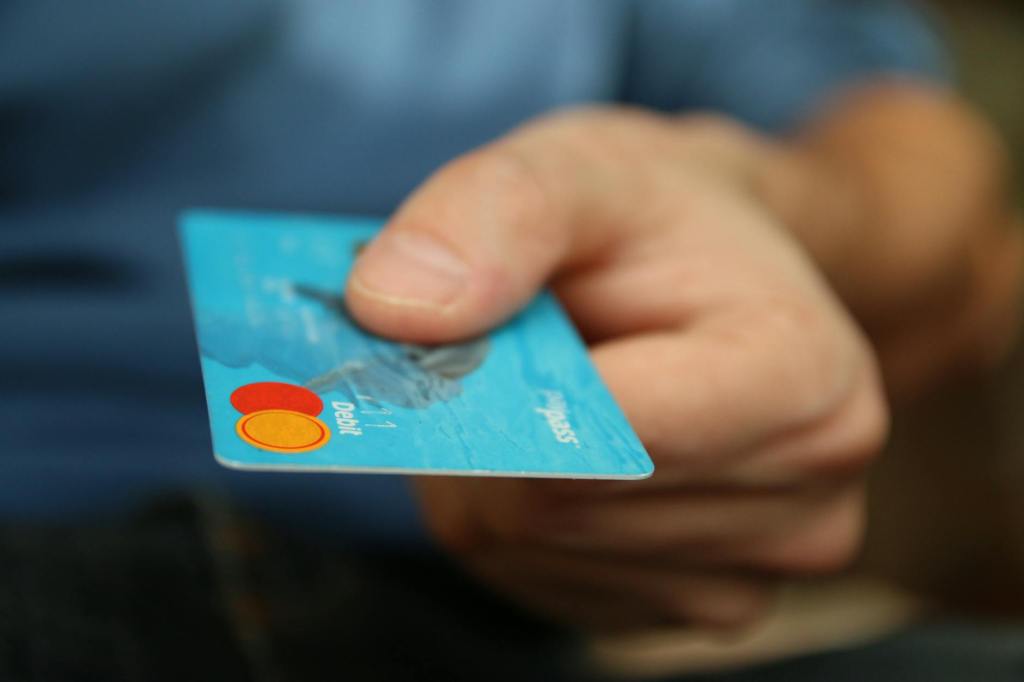 Credit Card Perks vs. the Risk of&nbsp;Debt